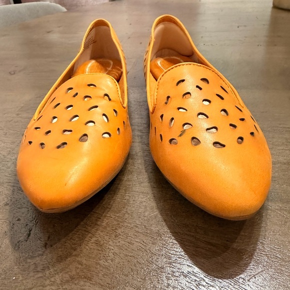 New BORN Leather Cutout Flats Size 8.5  (40) Padded Insole NWOT Orange Brown - Picture 8 of 10